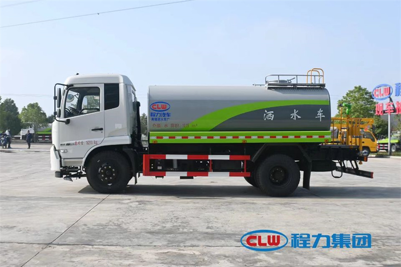 国六东风天锦�z�水�? title=